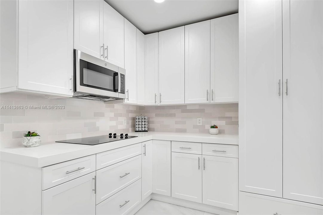 Recently Sold: $680,000 (5 beds, 3 baths, 1987 Square Feet)