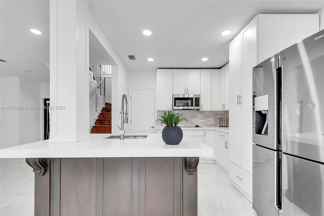 Recently Sold: $680,000 (5 beds, 3 baths, 1987 Square Feet)