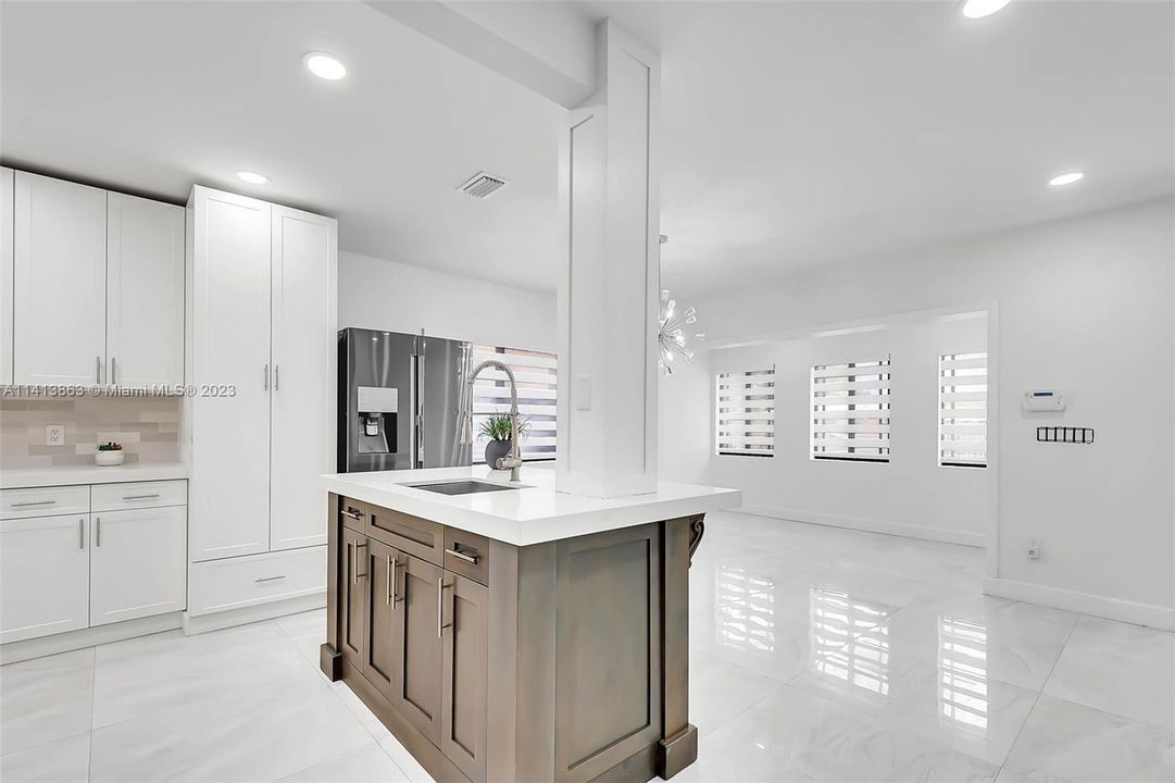 Recently Sold: $680,000 (5 beds, 3 baths, 1987 Square Feet)