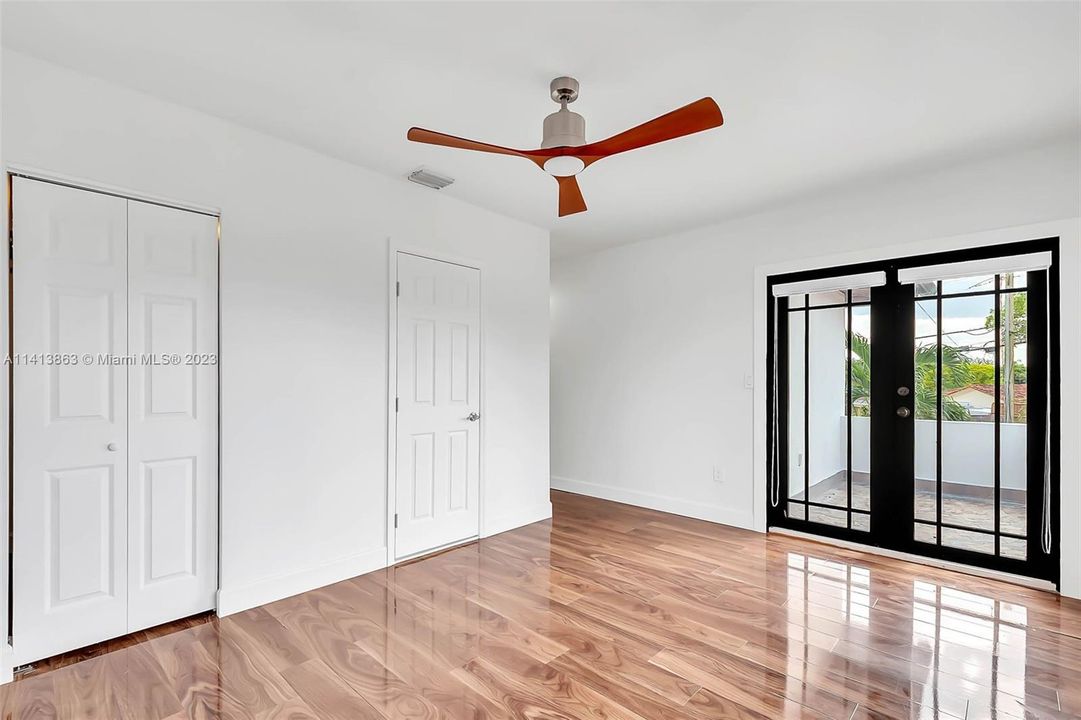 Recently Sold: $680,000 (5 beds, 3 baths, 1987 Square Feet)