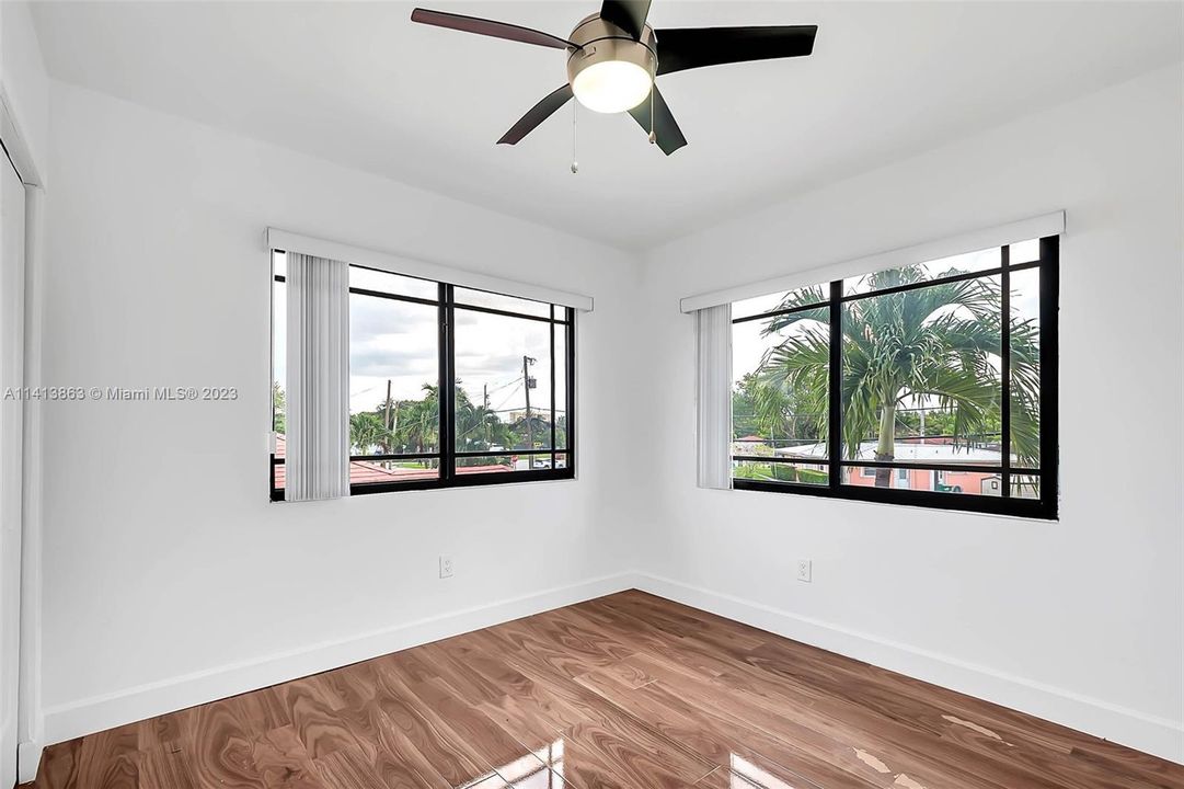 Recently Sold: $680,000 (5 beds, 3 baths, 1987 Square Feet)