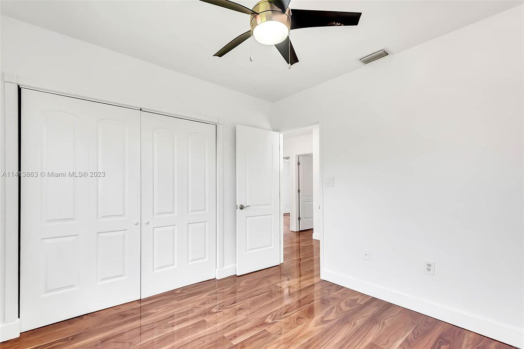 Recently Sold: $680,000 (5 beds, 3 baths, 1987 Square Feet)