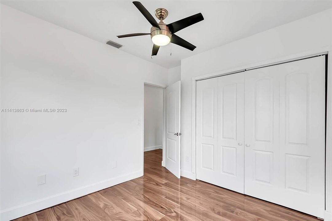 Recently Sold: $680,000 (5 beds, 3 baths, 1987 Square Feet)