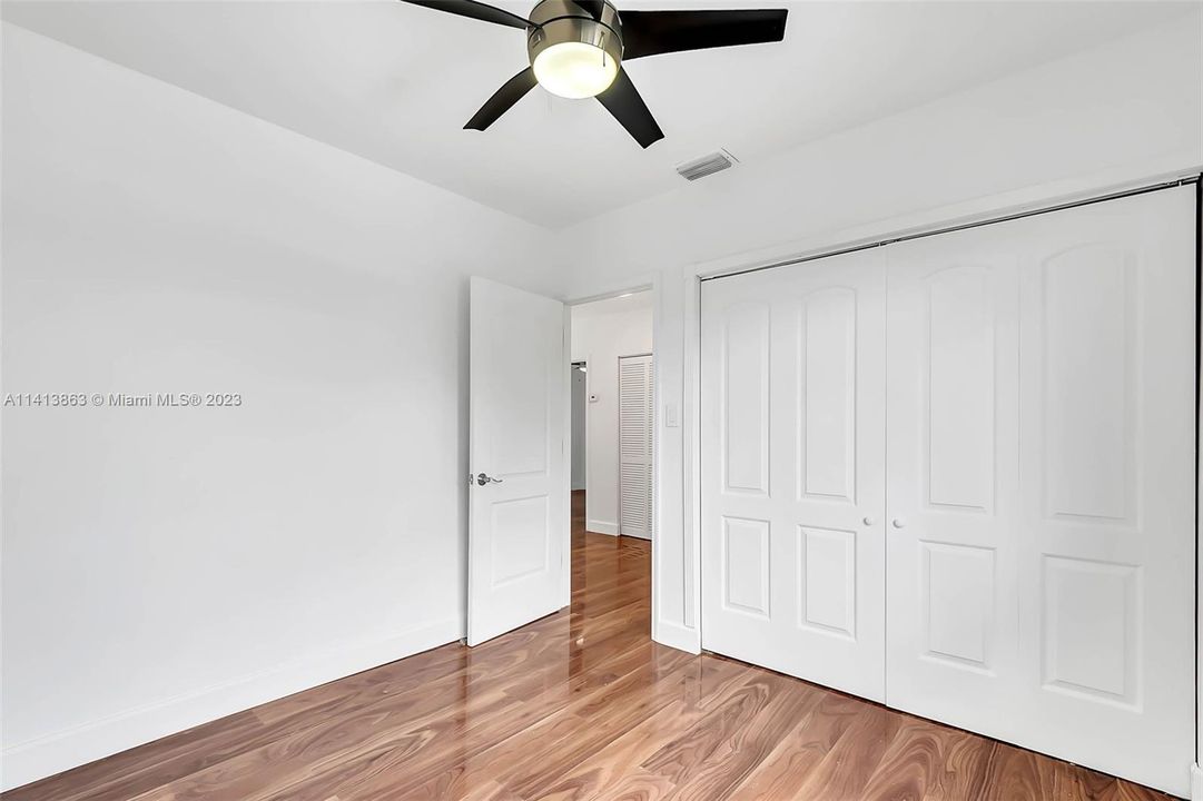 Recently Sold: $680,000 (5 beds, 3 baths, 1987 Square Feet)