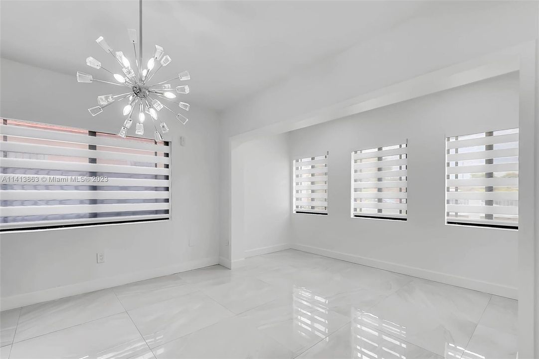 Recently Sold: $680,000 (5 beds, 3 baths, 1987 Square Feet)