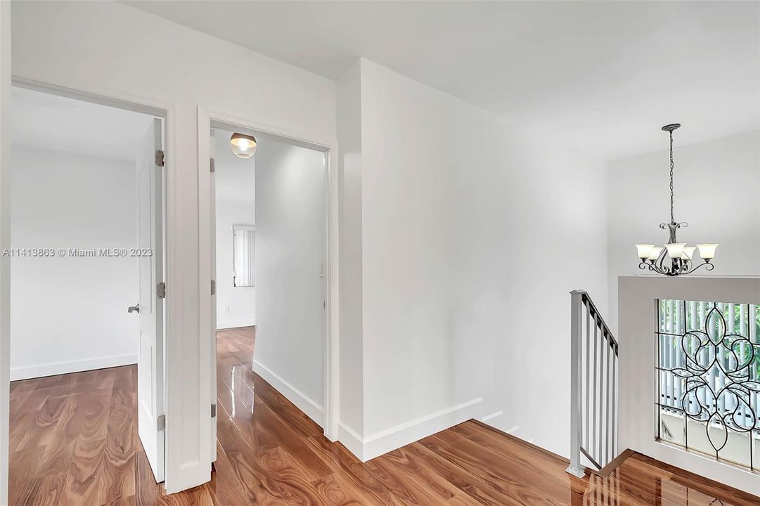 Recently Sold: $680,000 (5 beds, 3 baths, 1987 Square Feet)