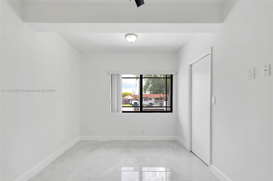 Recently Sold: $680,000 (5 beds, 3 baths, 1987 Square Feet)