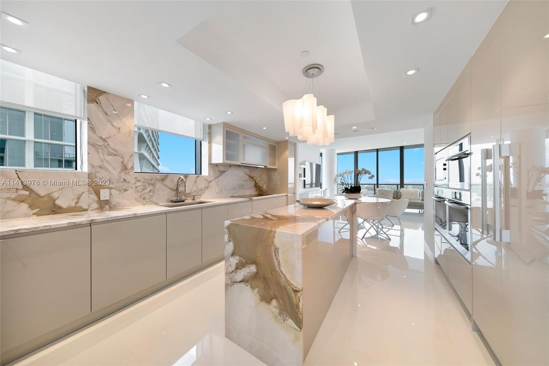 Recently Sold: $10,800,000 (5 beds, 5 baths, 4490 Square Feet)