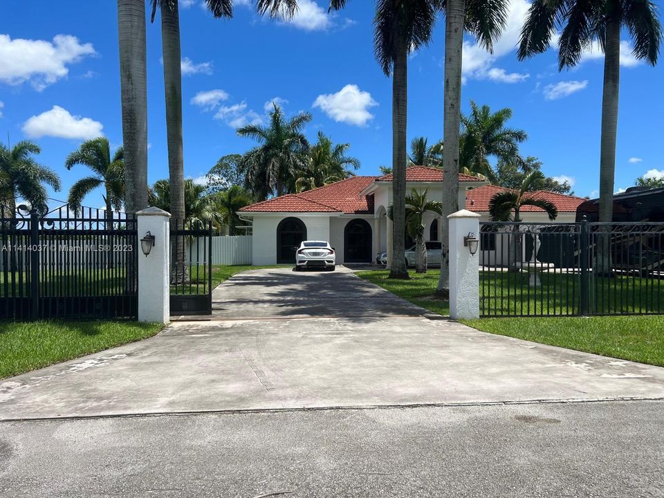 最近租的: $5,950 (4 贝兹, 3 浴室, 2979 平方英尺)