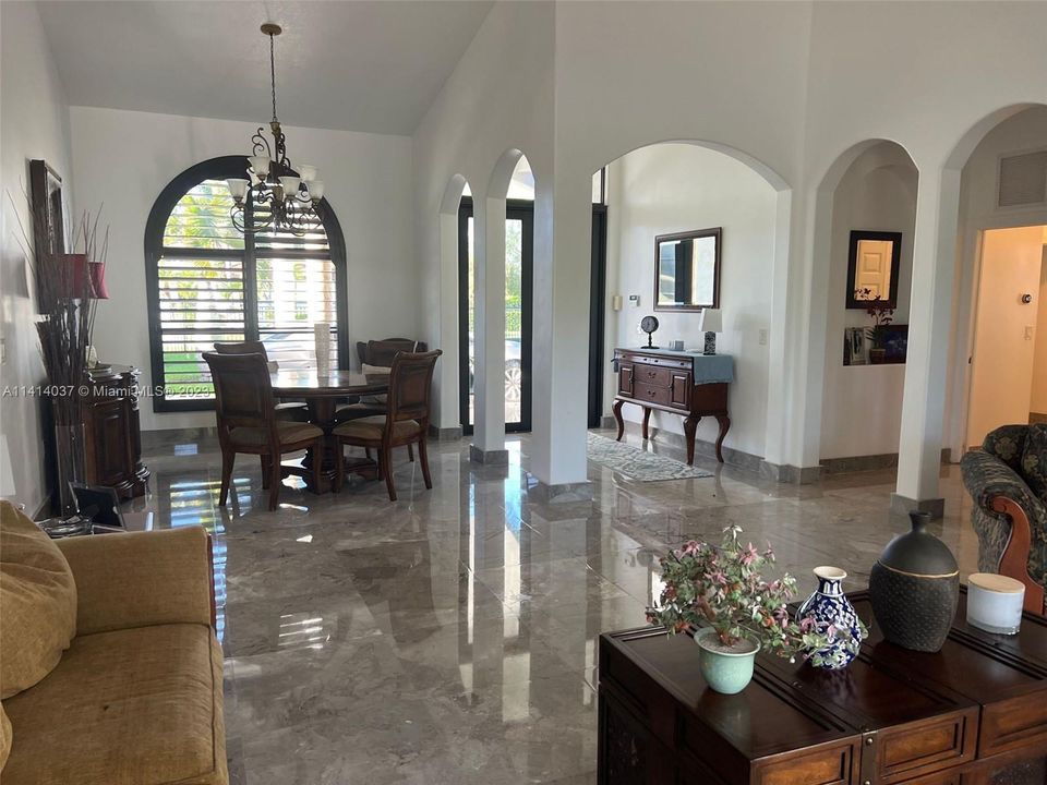 最近租的: $5,950 (4 贝兹, 3 浴室, 2979 平方英尺)