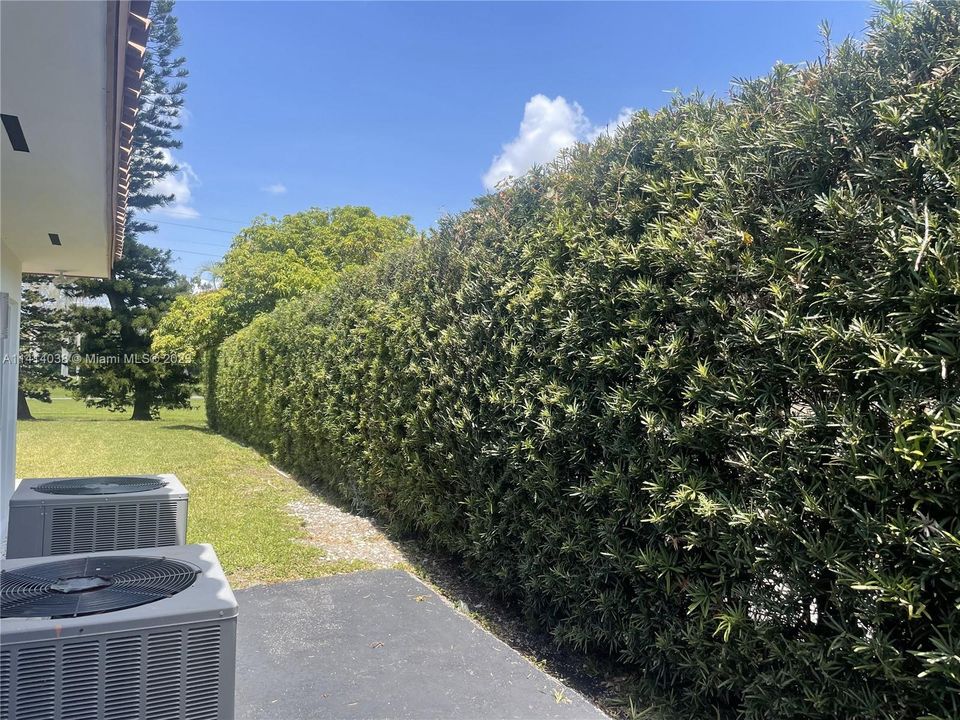 最近售出: $1,988,000 (7 贝兹, 5 浴室, 5336 平方英尺)