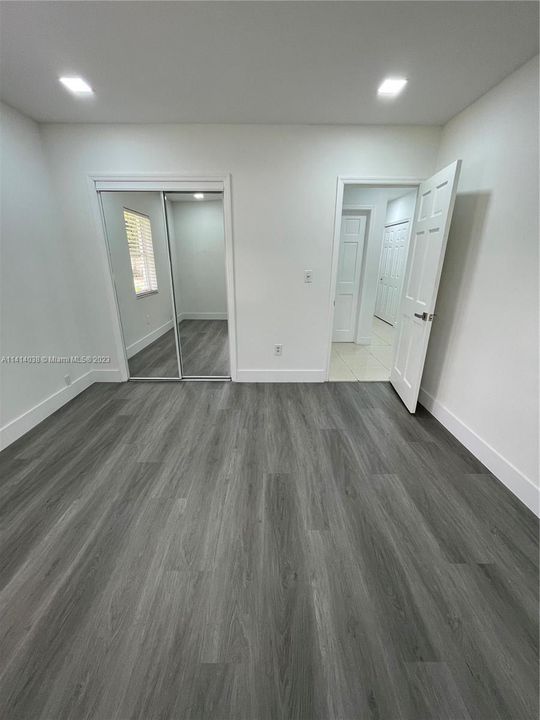 最近售出: $1,988,000 (7 贝兹, 5 浴室, 5336 平方英尺)