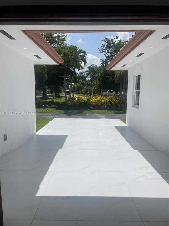 最近售出: $1,988,000 (7 贝兹, 5 浴室, 5336 平方英尺)