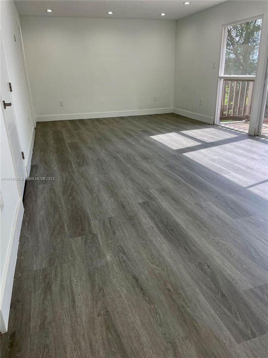 最近售出: $1,988,000 (7 贝兹, 5 浴室, 5336 平方英尺)