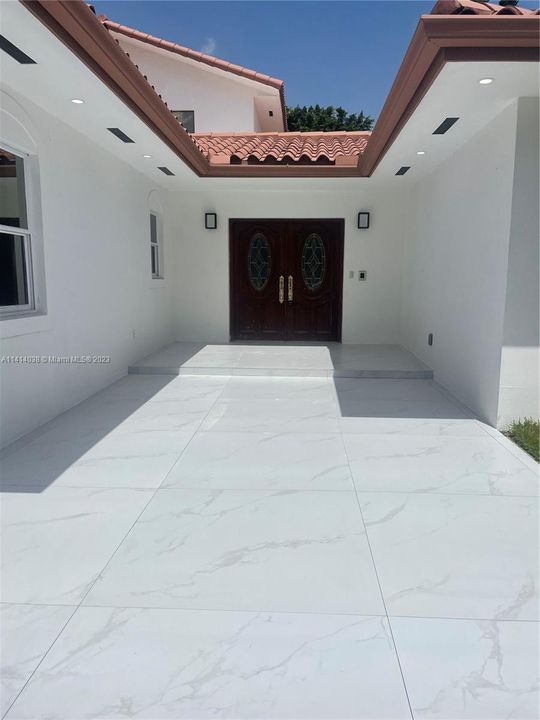 最近售出: $1,988,000 (7 贝兹, 5 浴室, 5336 平方英尺)