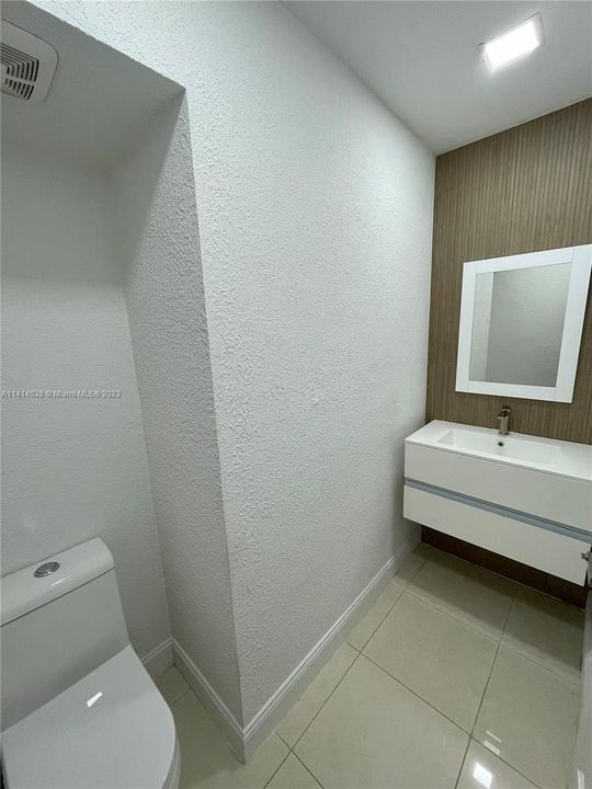 最近售出: $1,988,000 (7 贝兹, 5 浴室, 5336 平方英尺)