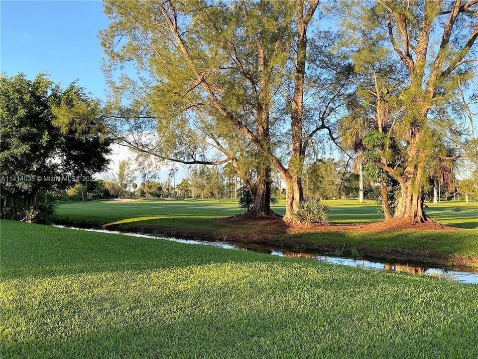 最近售出: $1,988,000 (7 贝兹, 5 浴室, 5336 平方英尺)