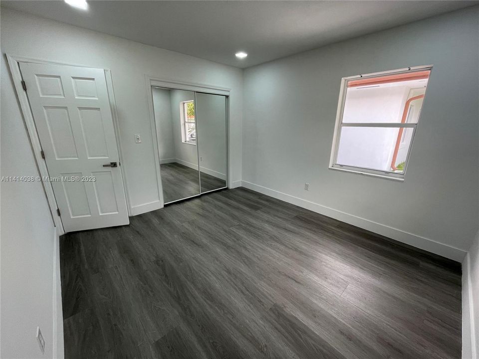 最近售出: $1,988,000 (7 贝兹, 5 浴室, 5336 平方英尺)