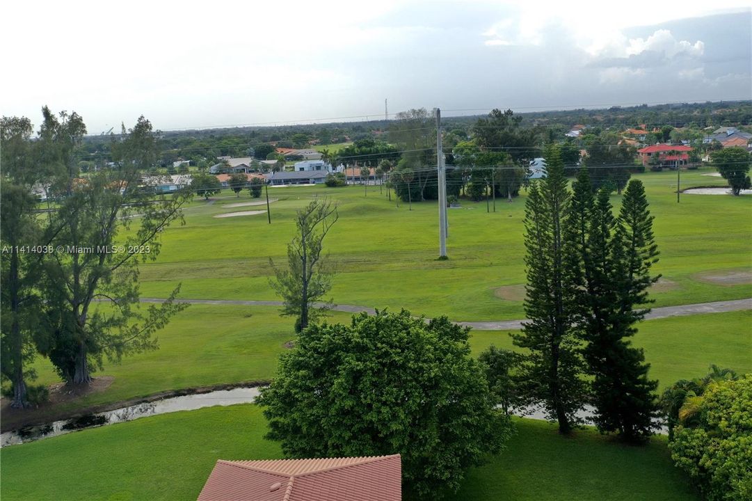 最近售出: $1,988,000 (7 贝兹, 5 浴室, 5336 平方英尺)