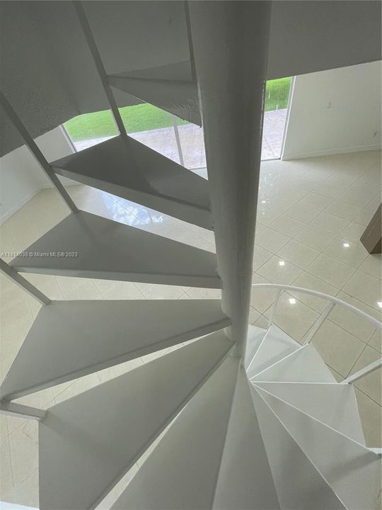 最近售出: $1,988,000 (7 贝兹, 5 浴室, 5336 平方英尺)