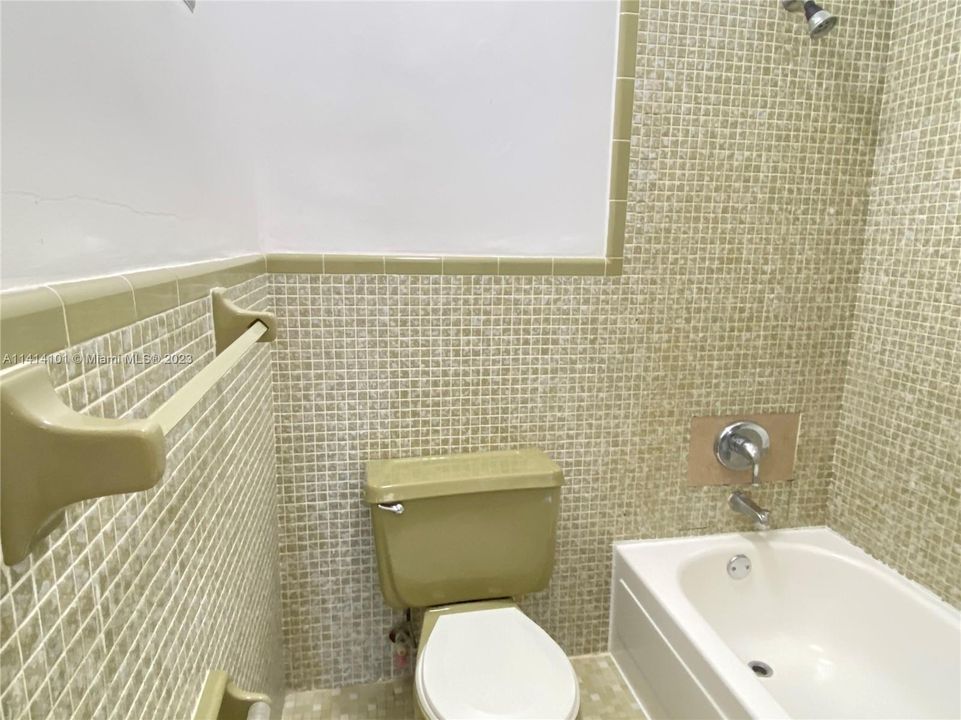 Recently Rented: $2,000 (2 beds, 2 baths, 1025 Square Feet)