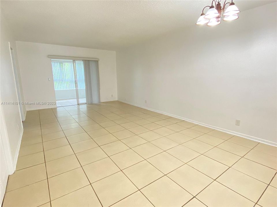 Recently Rented: $2,000 (2 beds, 2 baths, 1025 Square Feet)