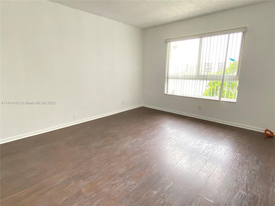 Recently Rented: $2,000 (2 beds, 2 baths, 1025 Square Feet)