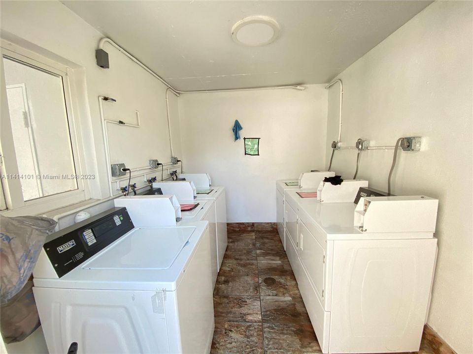 Recently Rented: $2,000 (2 beds, 2 baths, 1025 Square Feet)