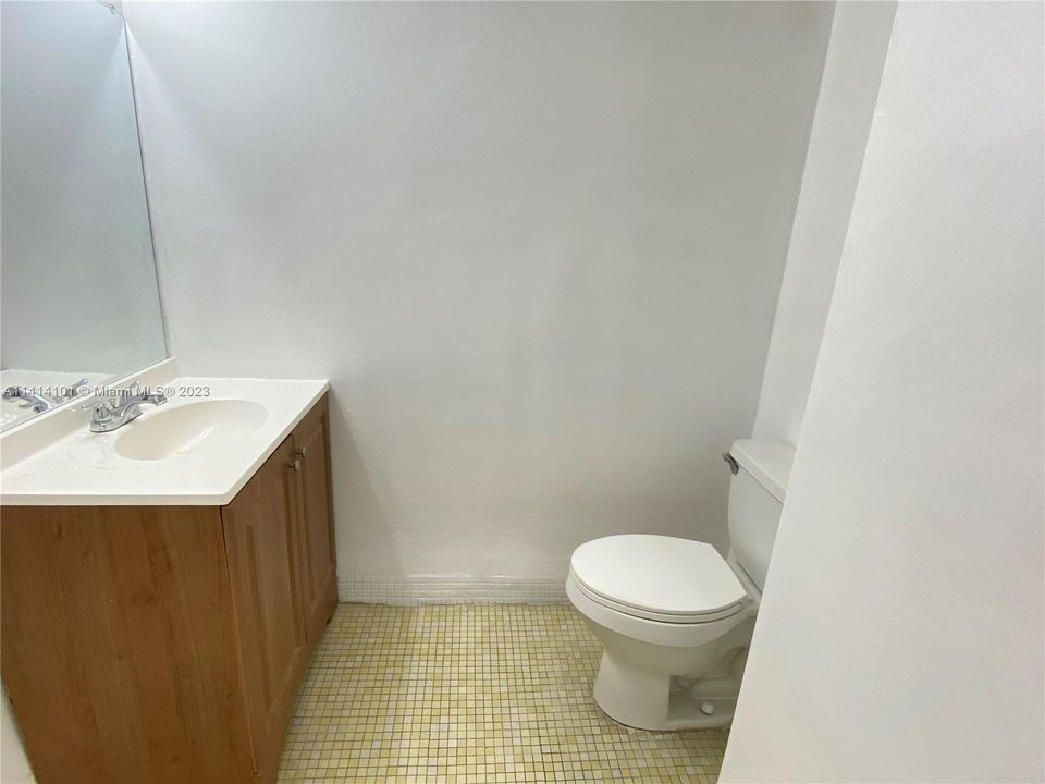 Recently Rented: $2,000 (2 beds, 2 baths, 1025 Square Feet)