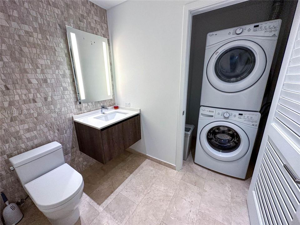 Recientemente alquilado: $6,000 (2 camas, 2 baños, 1249 Pies cuadrados)