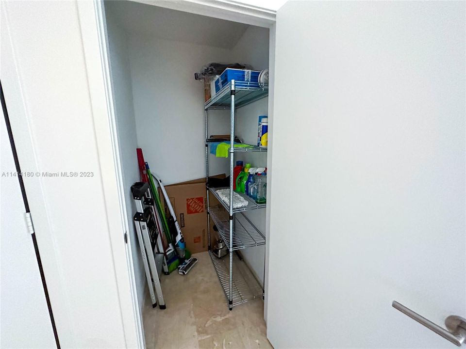 Recientemente alquilado: $6,000 (2 camas, 2 baños, 1249 Pies cuadrados)