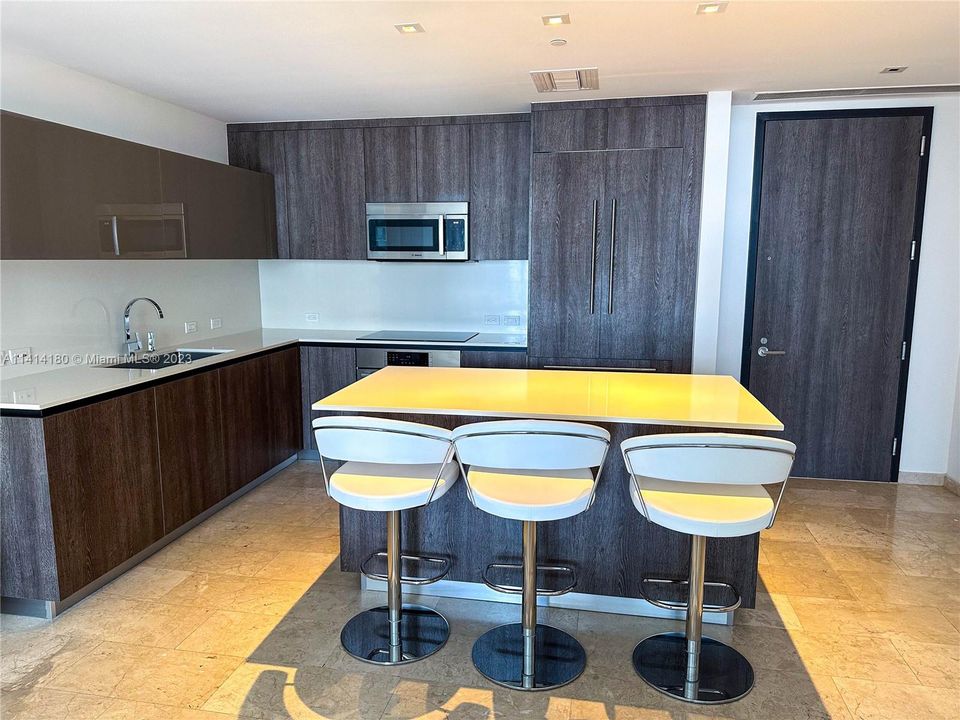 Recientemente alquilado: $6,000 (2 camas, 2 baños, 1249 Pies cuadrados)