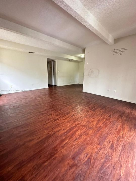Recently Rented: $1,800 (2 beds, 2 baths, 900 Square Feet)