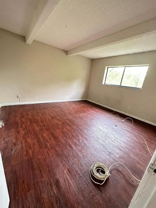 Recently Rented: $1,800 (2 beds, 2 baths, 900 Square Feet)