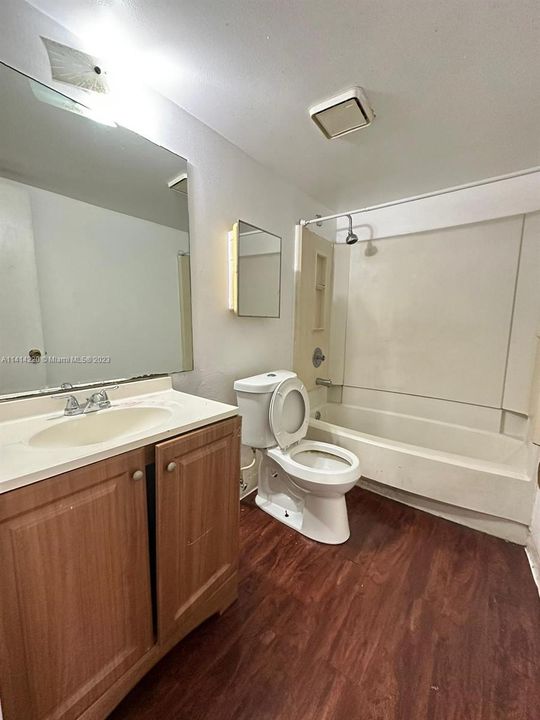 Recently Rented: $1,800 (2 beds, 2 baths, 900 Square Feet)