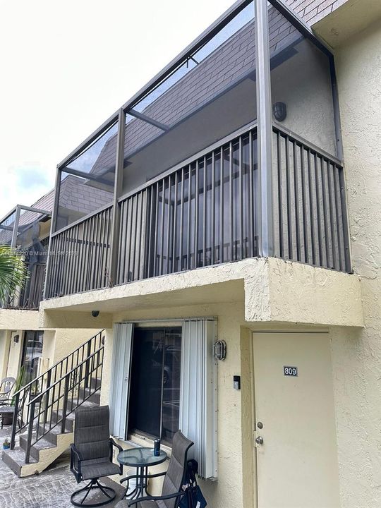 Recently Rented: $1,800 (2 beds, 2 baths, 900 Square Feet)