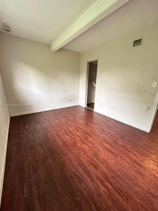 Recently Rented: $1,800 (2 beds, 2 baths, 900 Square Feet)