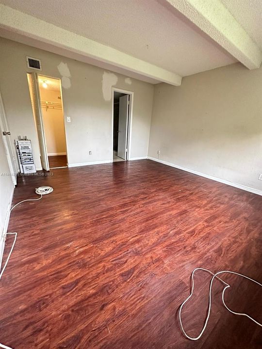 Recently Rented: $1,800 (2 beds, 2 baths, 900 Square Feet)