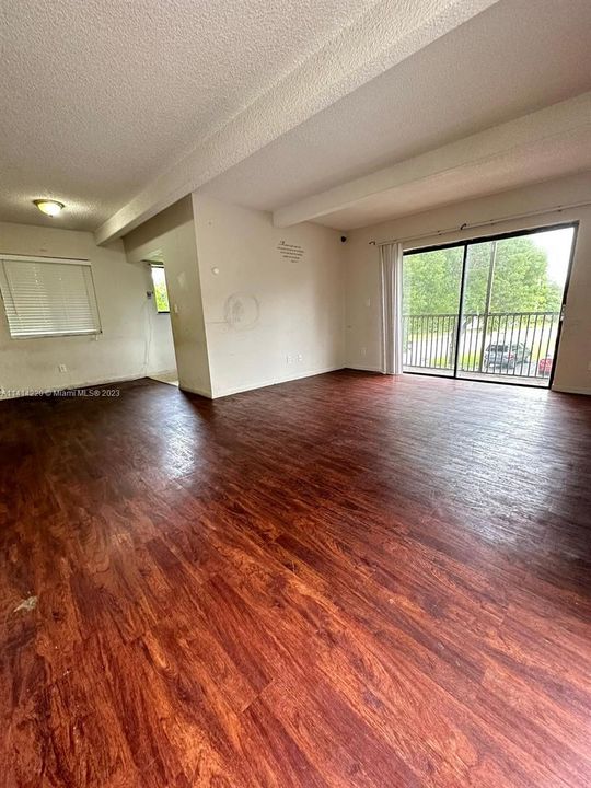 Recently Rented: $1,800 (2 beds, 2 baths, 900 Square Feet)