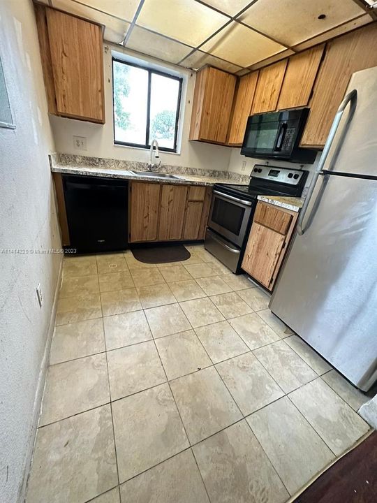 Recently Rented: $1,800 (2 beds, 2 baths, 900 Square Feet)