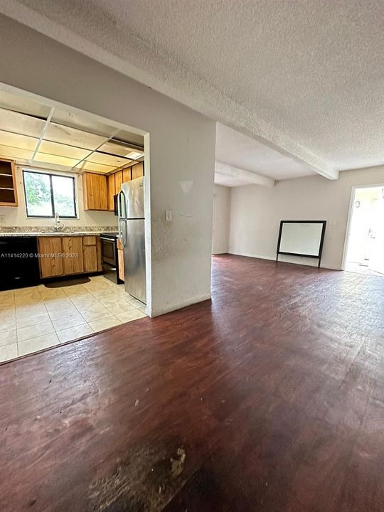 Recently Rented: $1,800 (2 beds, 2 baths, 900 Square Feet)