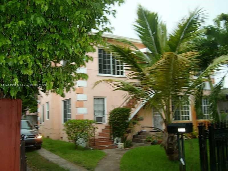 Recently Rented: $2,000 (2 beds, 1 baths, 1300 Square Feet)