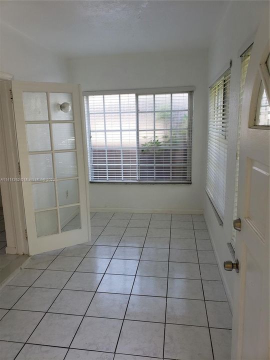 Recently Rented: $2,000 (2 beds, 1 baths, 1300 Square Feet)