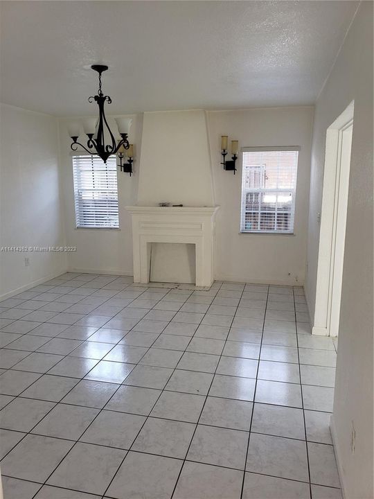 Recently Rented: $2,000 (2 beds, 1 baths, 1300 Square Feet)