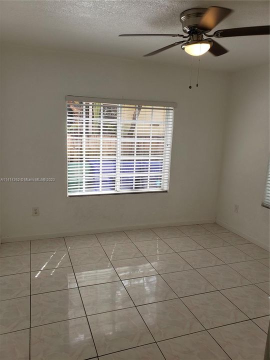 Recently Rented: $2,000 (2 beds, 1 baths, 1300 Square Feet)