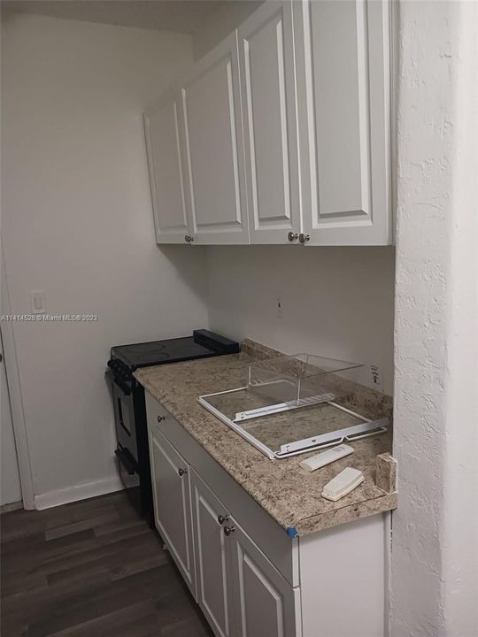 Recently Rented: $1,600 (0 beds, 1 baths, 400 Square Feet)