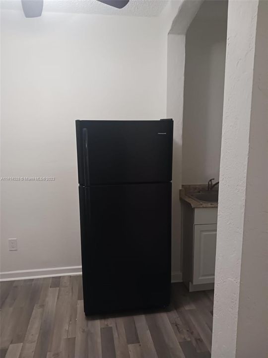 Recently Rented: $1,600 (0 beds, 1 baths, 400 Square Feet)