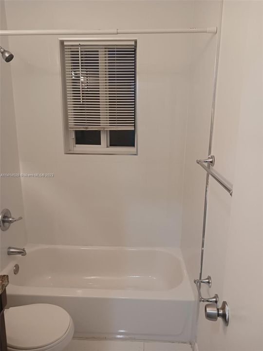 Recently Rented: $1,600 (0 beds, 1 baths, 400 Square Feet)