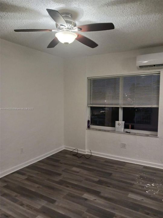 Recently Rented: $1,600 (0 beds, 1 baths, 400 Square Feet)