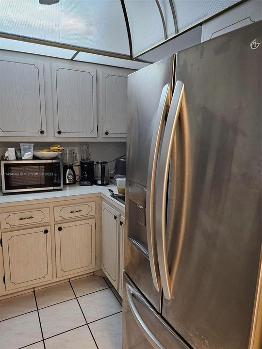 Active With Contract: $89,900 (1 beds, 1 baths, 640 Square Feet)